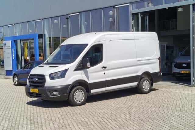 Ford Transit (2024) thumbnail 2