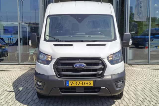 Ford Transit (2024) thumbnail 3