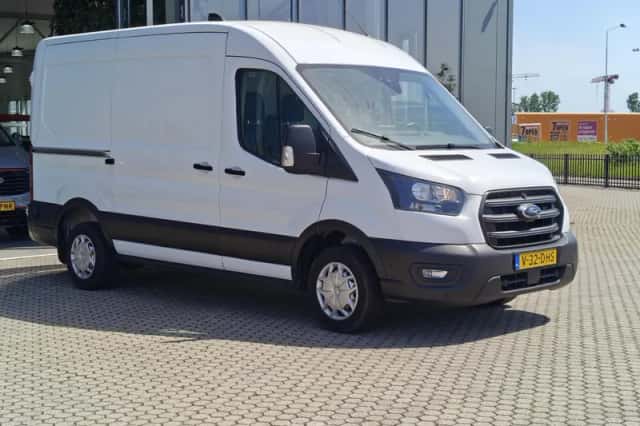 Ford Transit (2024) thumbnail 4