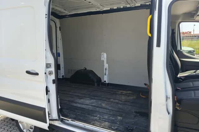 Ford Transit (2024) thumbnail 6