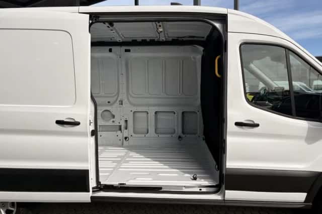 Ford Transit (2024) thumbnail 11