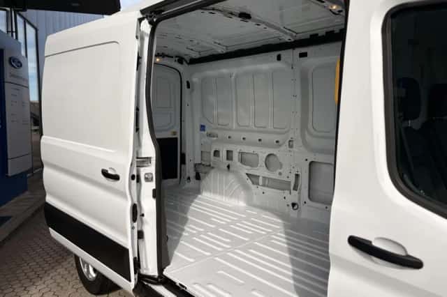Ford Transit (2024) thumbnail 12
