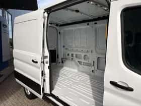 Ford Transit (2024) thumbnail 12