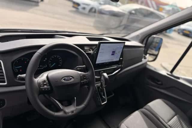 Ford Transit (2024) thumbnail 15
