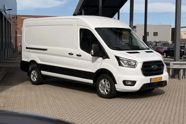 Ford Transit (2024) thumbnail 4