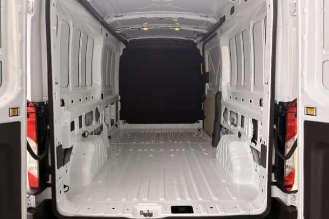 Ford Transit (2024) thumbnail 10