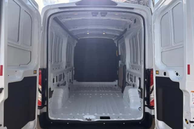 Ford Transit (2024) thumbnail 12