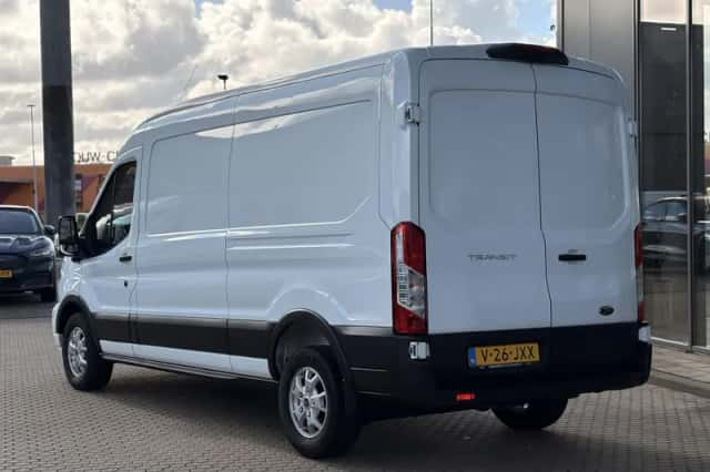 Ford Transit (2024) thumbnail 5
