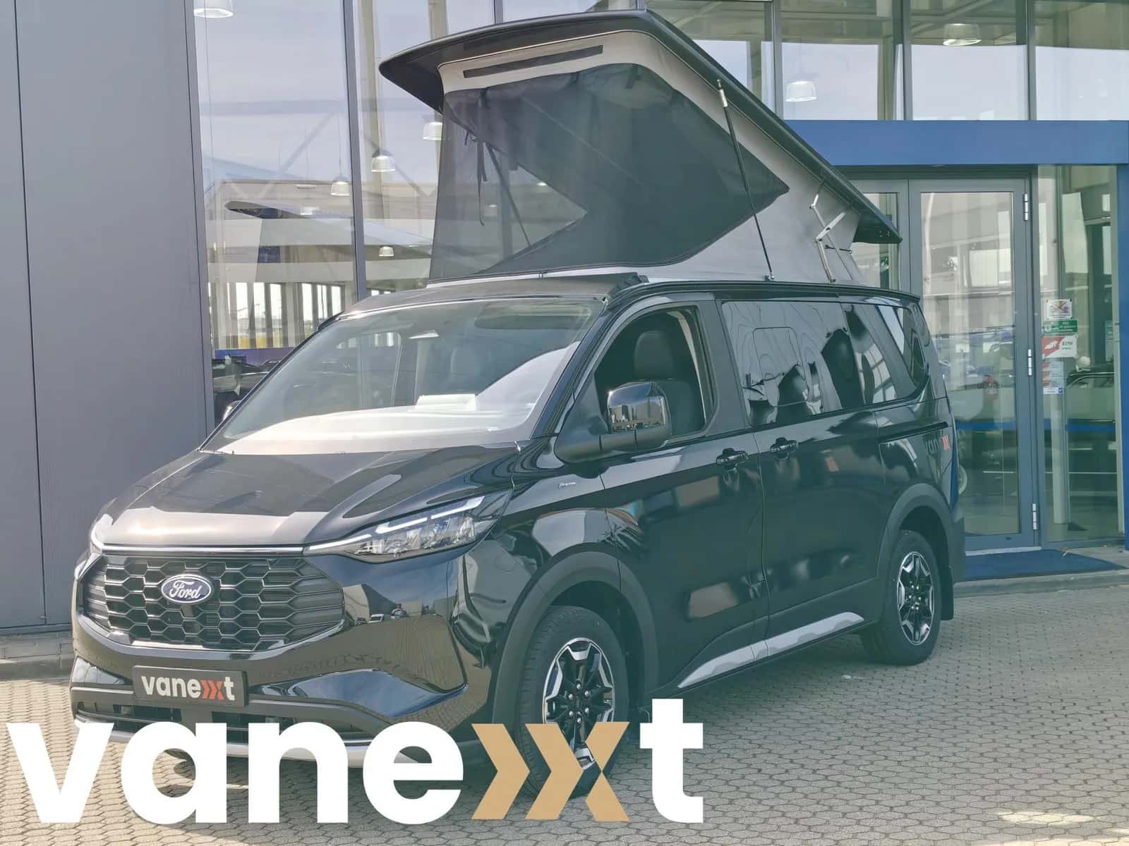 Ford Tourneo Custom (2025) — foto 1