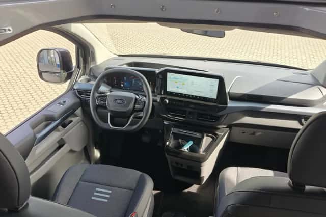 Ford Tourneo Custom (2025) thumbnail 10