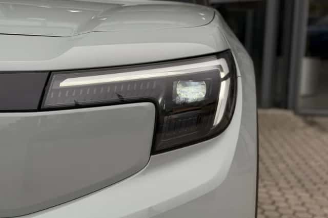 Ford Explorer (2026) thumbnail 3