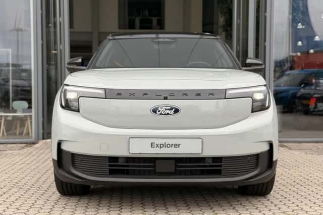 Ford Explorer (2026) thumbnail 4