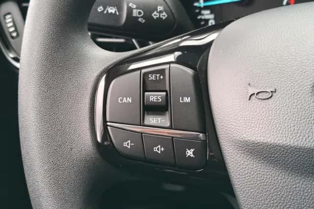 Ford Fiesta (2018) thumbnail 13