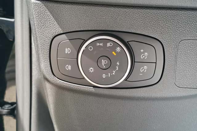 Ford Focus (2022) thumbnail 17