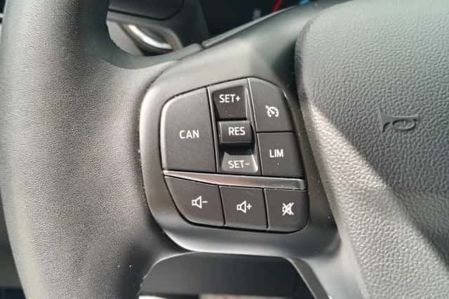 Ford Focus (2022) thumbnail 19