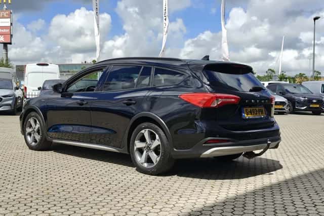 Ford Focus (2022) thumbnail 8