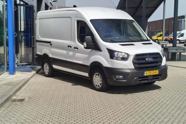 Ford Transit (2024) thumbnail 3