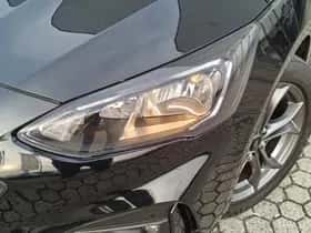 Ford Focus (2019) thumbnail 3