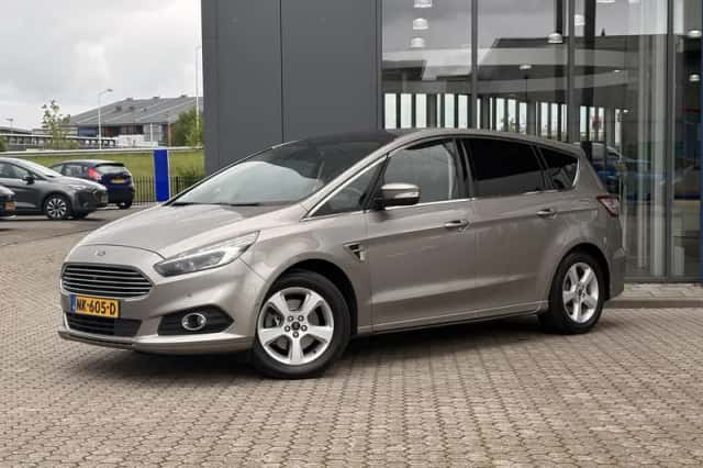 Ford S-Max (2015) thumbnail 2