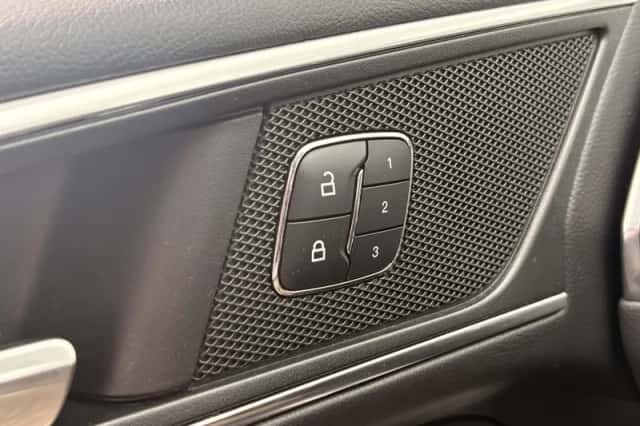 Ford S-Max (2015) thumbnail 14