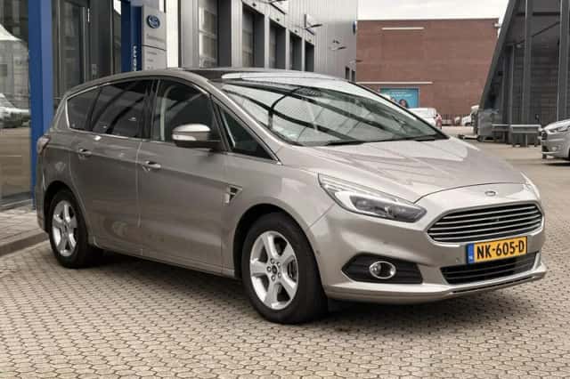 Ford S-Max (2015) thumbnail 5