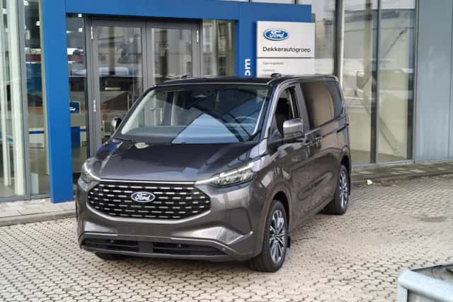 Ford Tourneo Custom (2026) thumbnail 2