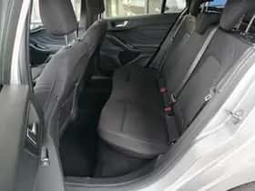 Ford Focus (2023) thumbnail 12