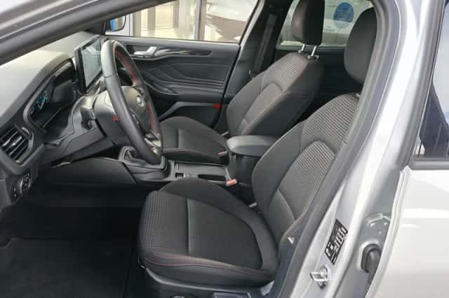 Ford Focus (2023) thumbnail 13