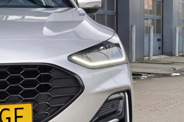 Ford Focus (2023) thumbnail 4