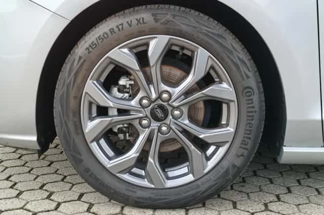Ford Focus (2023) thumbnail 5