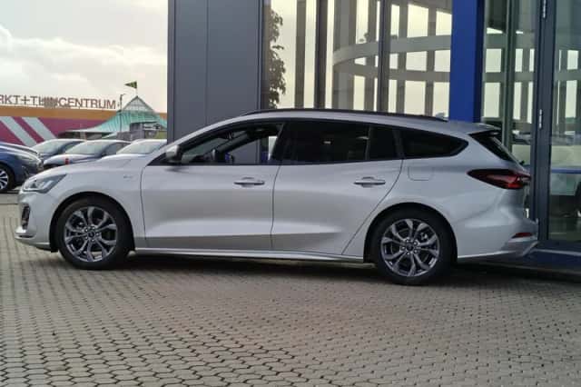 Ford Focus (2023) thumbnail 7