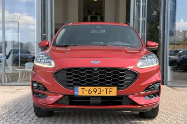 Ford Kuga (2023) thumbnail 4