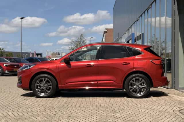 Ford Kuga (2023) thumbnail 6