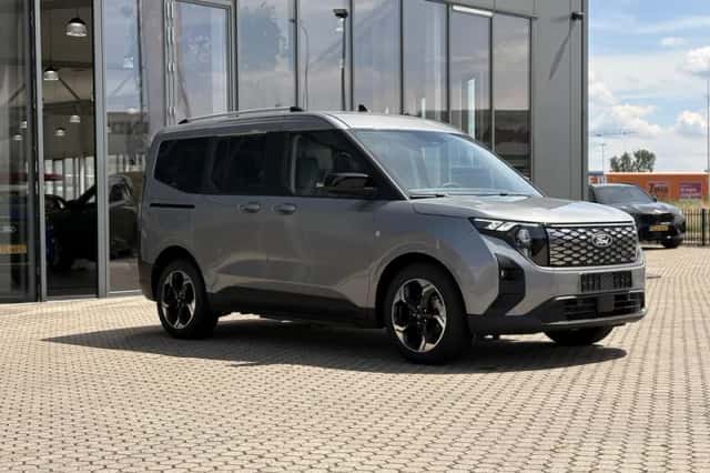 Ford Tourneo Courier (2025) thumbnail 3