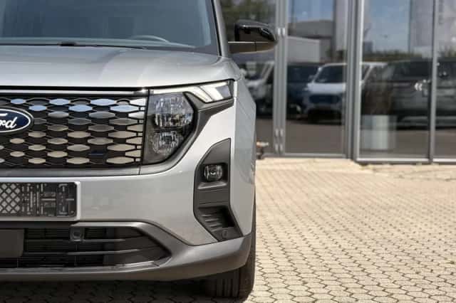 Ford Tourneo Courier (2025) thumbnail 7