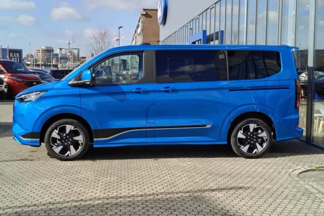 Ford Tourneo Custom (2025) thumbnail 11