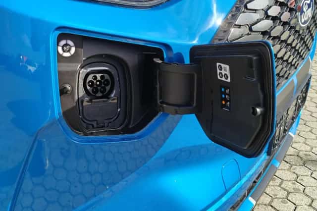 Ford Tourneo Custom (2025) thumbnail 18