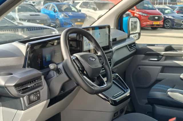 Ford Tourneo Custom (2025) thumbnail 19