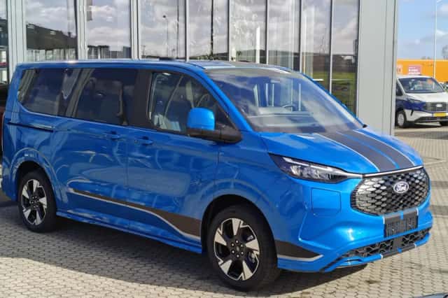 Ford Tourneo Custom (2025) thumbnail 3