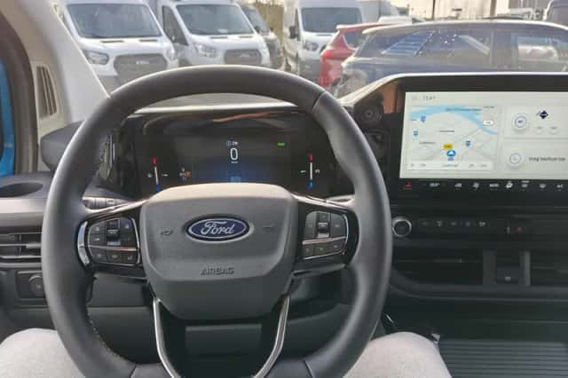Ford Tourneo Custom (2025) thumbnail 22