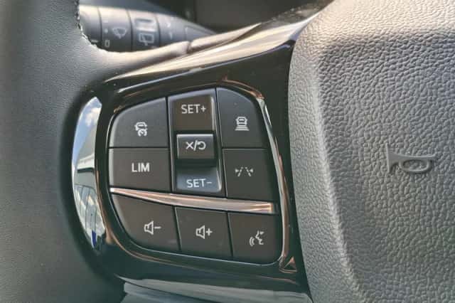 Ford Tourneo Custom (2025) thumbnail 25