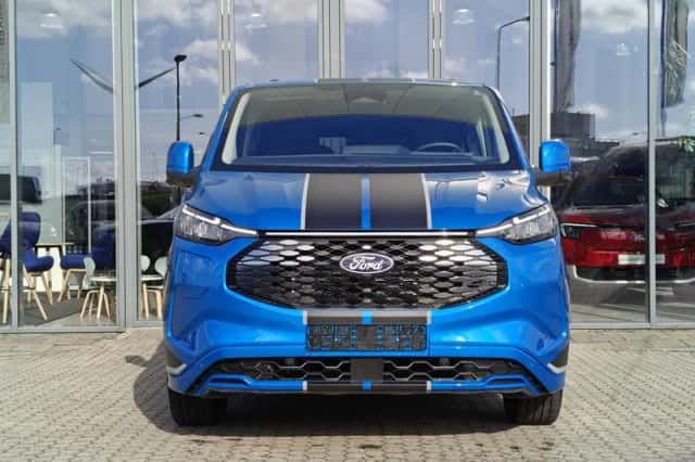 Ford Tourneo Custom (2025) thumbnail 4