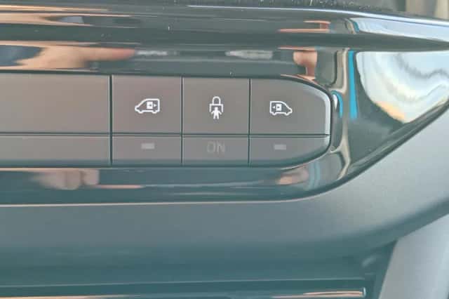 Ford Tourneo Custom (2025) thumbnail 33