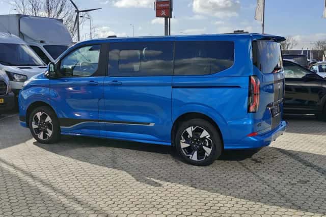 Ford Tourneo Custom (2025) thumbnail 6