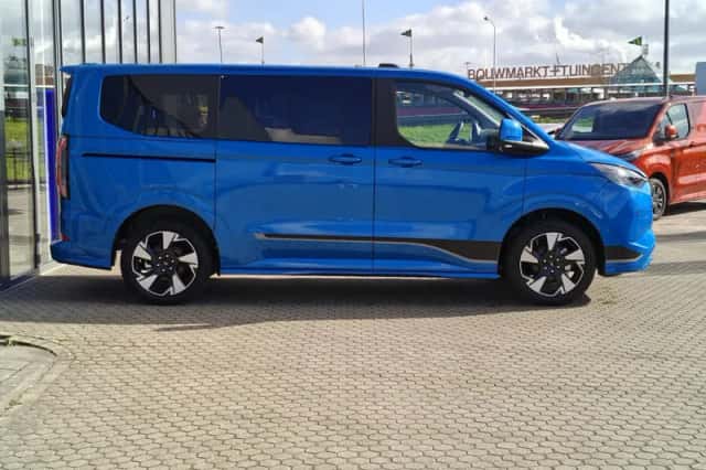 Ford Tourneo Custom (2025) thumbnail 8