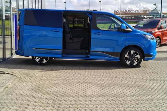 Ford Tourneo Custom (2025) thumbnail 10