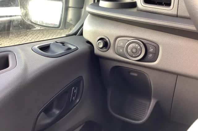 Ford Transit (2025) thumbnail 11