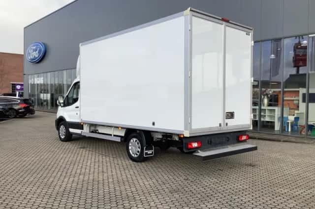 Ford Transit (2025) thumbnail 3