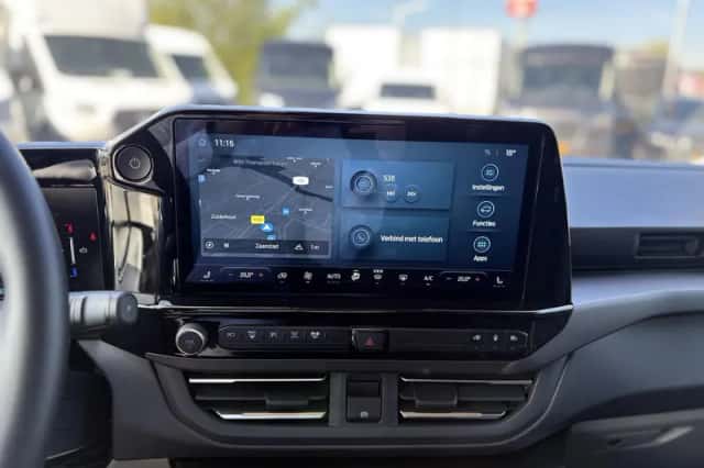 Ford Tourneo Custom (2024) thumbnail 16