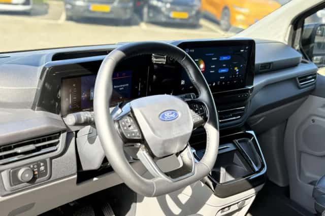 Ford Tourneo Custom (2024) thumbnail 9